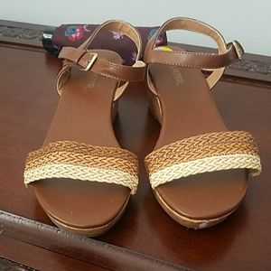 girls wedge shoe sz 5